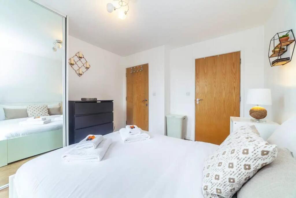 Charming 2 Bed Flat Near Greenwich Apartamento