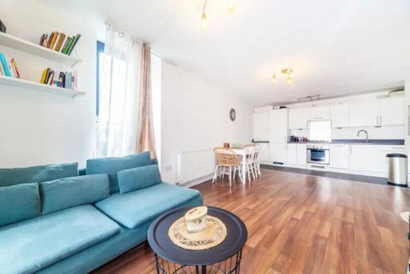 Charming 2 Bed Flat Near Greenwich Apartamento